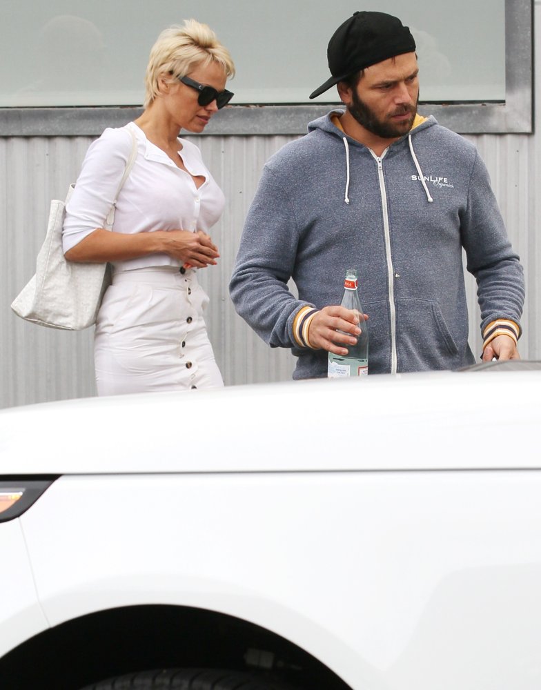 Pamela Anderson and Rick Salomon Have Breakfast Together