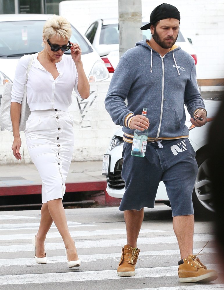Pamela Anderson and Rick Salomon Have Breakfast Together