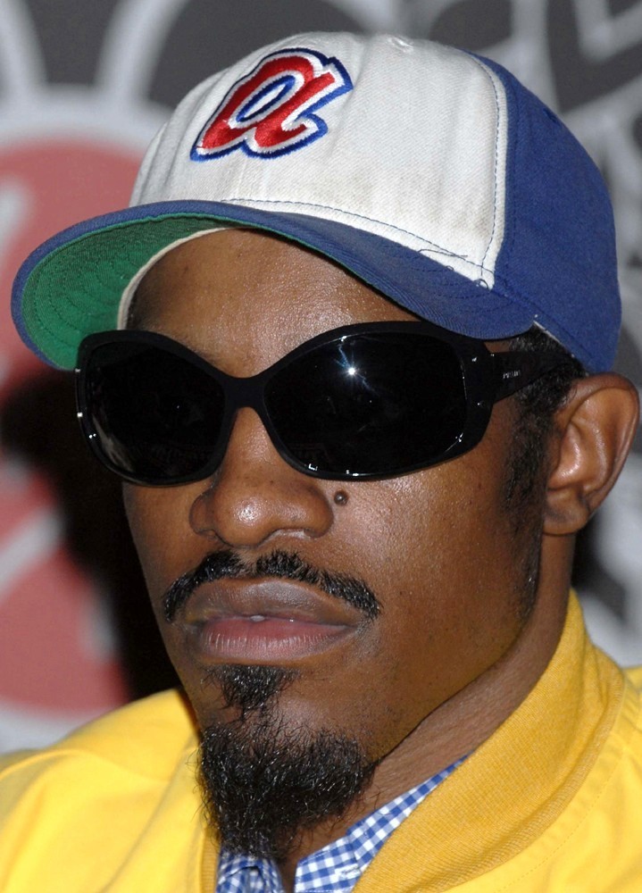 Andre Benjamin;<br>Outkast Promoting and Signing Their CD Idlewild