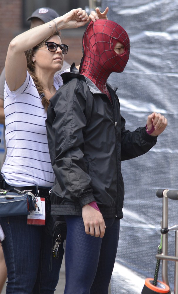Andrew Garfield Gets into Character as He Films Scenes for The Amazing Spiderman 2