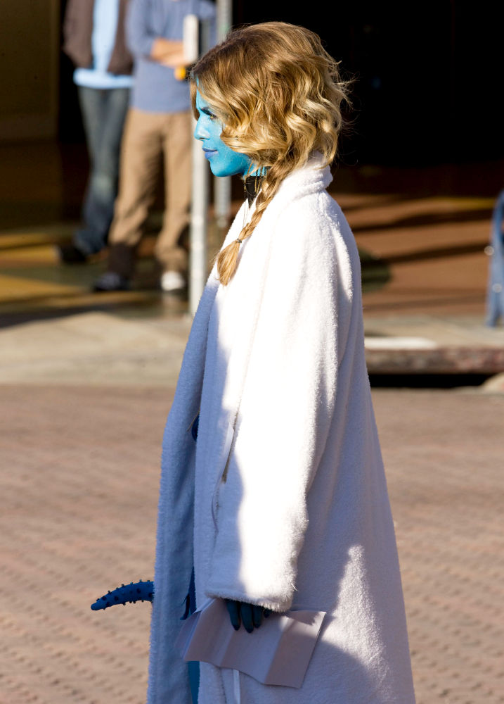 AnnaLynne McCord;<br>AnnaLynne McCord Is Seen in An 'Avatar' Like Costume while Shooting '90210' in Westwood