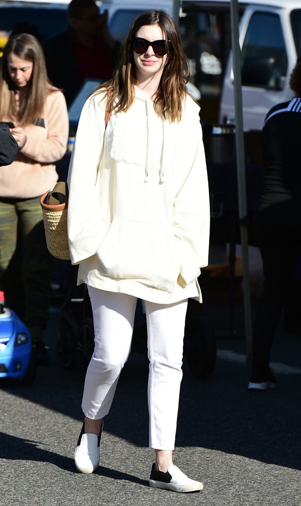 Anne Hathaway at The Farmers Market