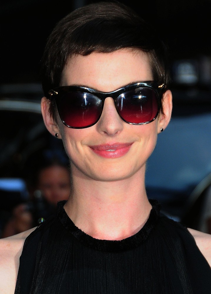 Anne Hathaway;<br>The Late Show with David Letterman - Arrivals