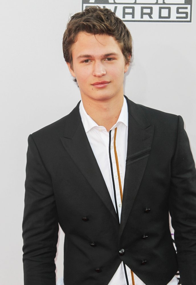 ansel elgort Picture 60 - 2014 American Music Awards - Arrivals