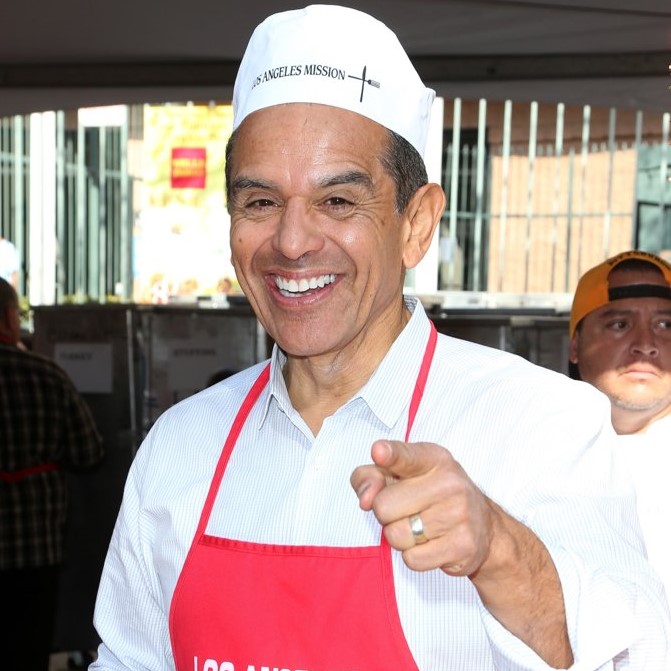 2016 Los Angeles Mission Thanksgiving Meal for The Homeless