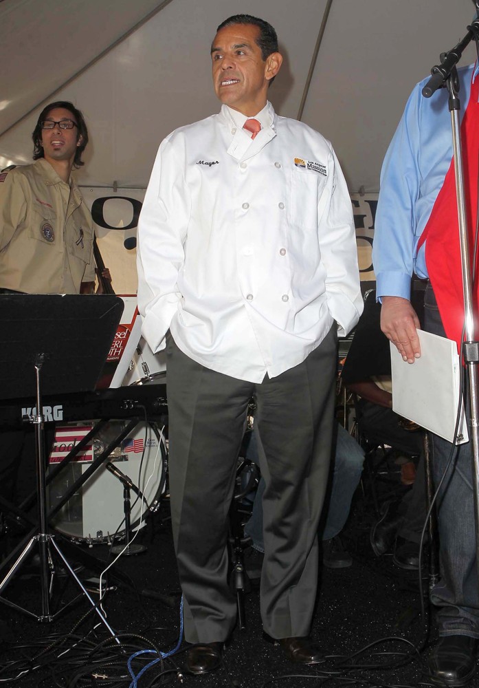 The Los Angeles Mission's Thanksgiving for Skid Row Homeless