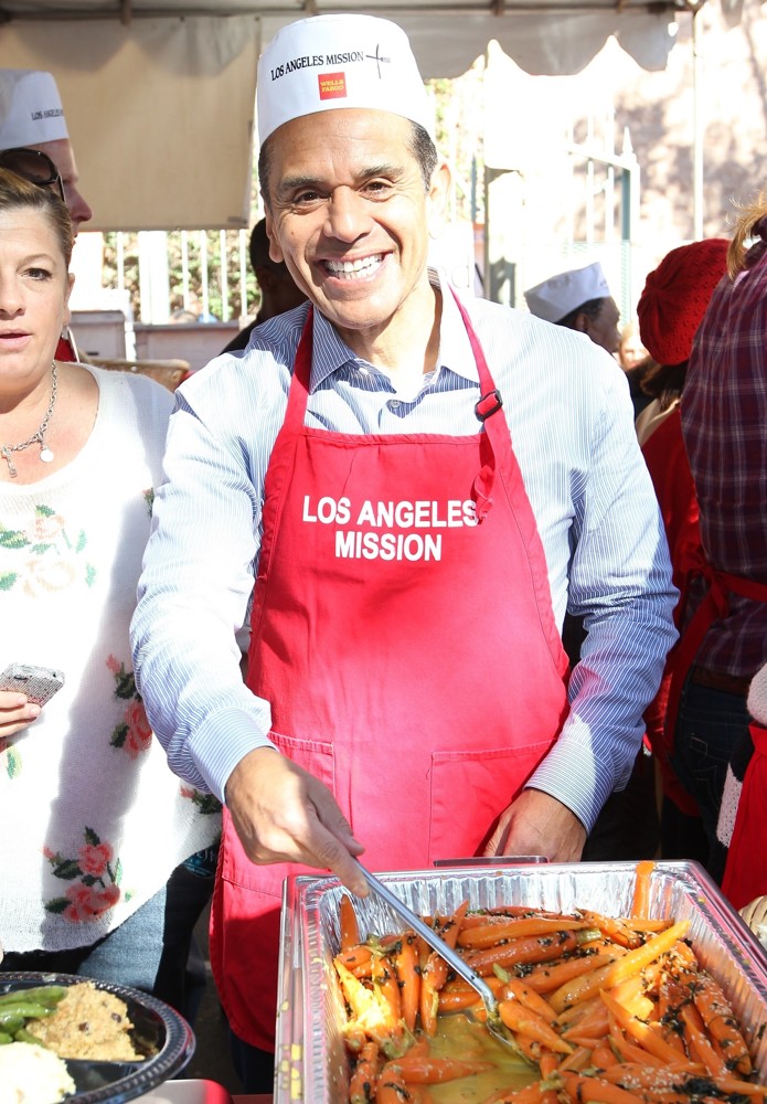 The LA Mission's Annual Thanksgiving for The Homeless