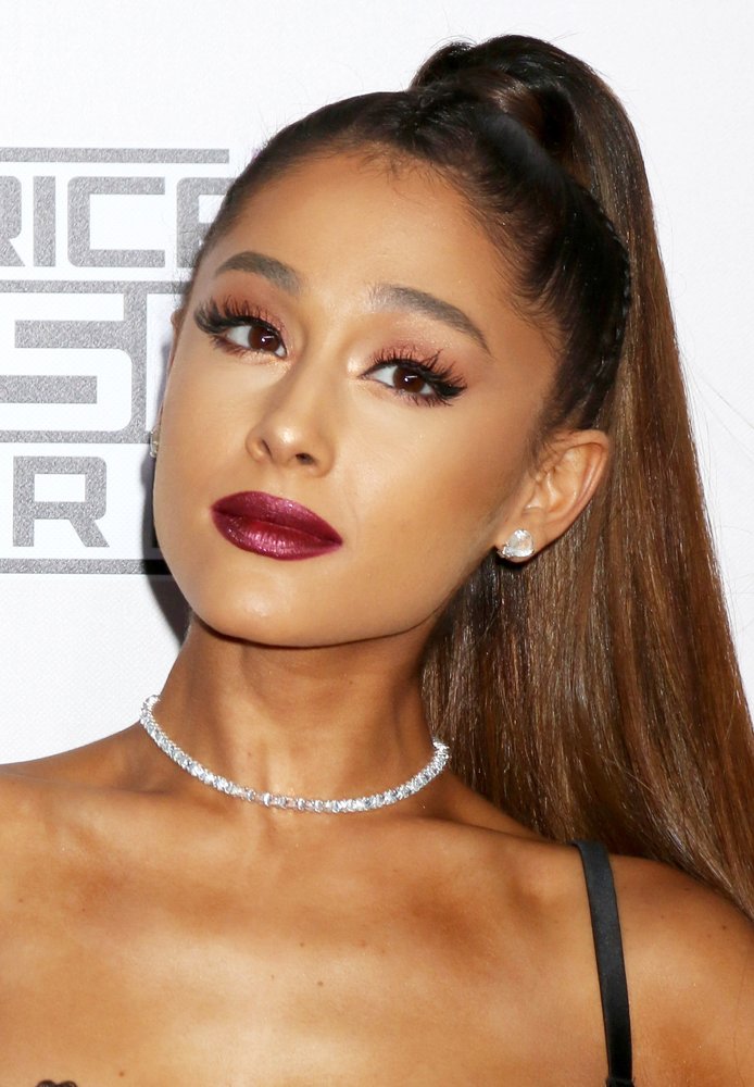 Ariana Grande Picture 382 - 2016 American Music Awards - Arrivals