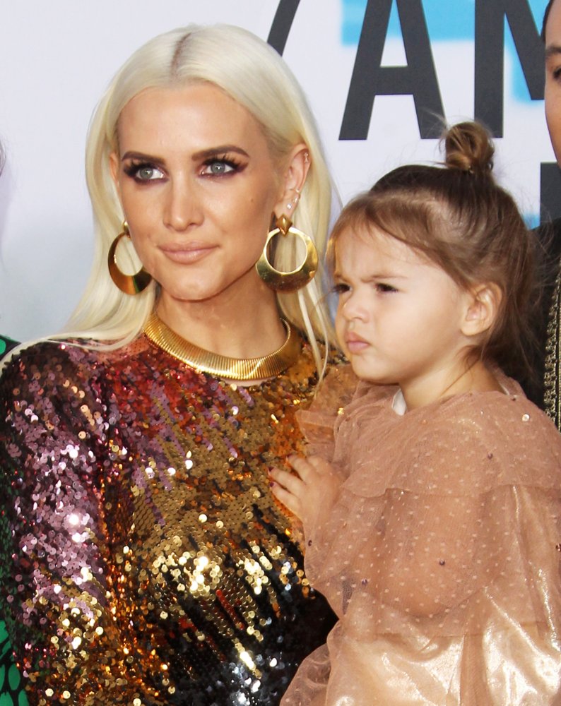 Ashlee Simpson;<br>2017 American Music Awards - Arrivals