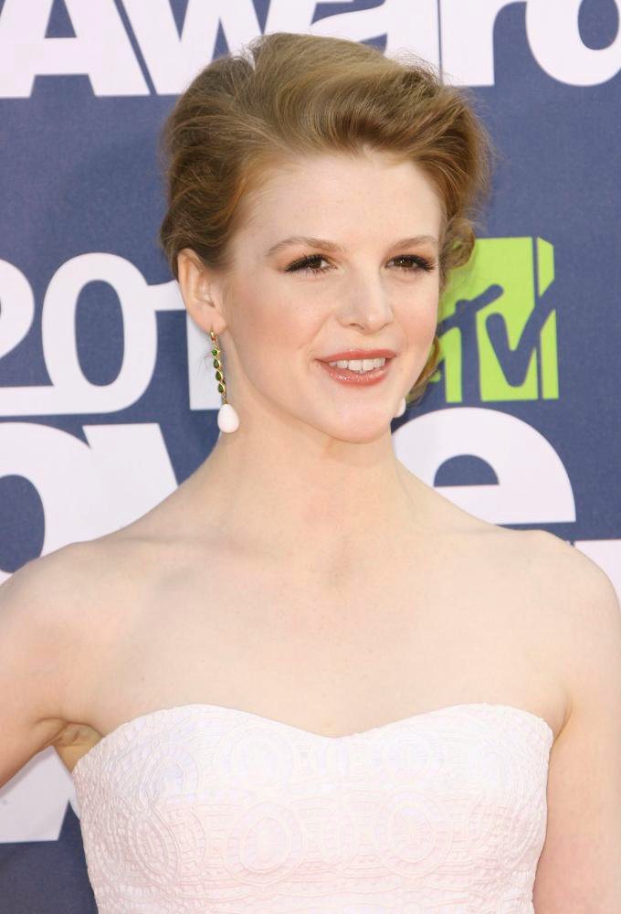 Ashley Bell Picture 6 2011 MTV Movie Awards Arrivals