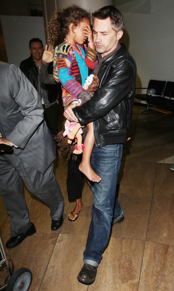 Nahla Ariela Aubry Picture 14 - Halle Berry Arrives at LAX Airport with