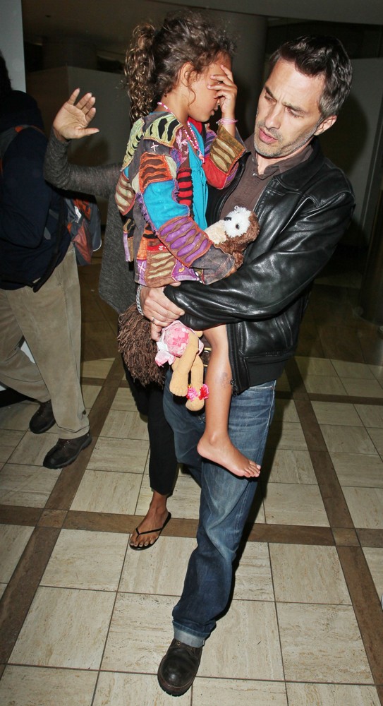 Nahla Ariela Aubry Picture 14 - Halle Berry Arrives at LAX Airport with