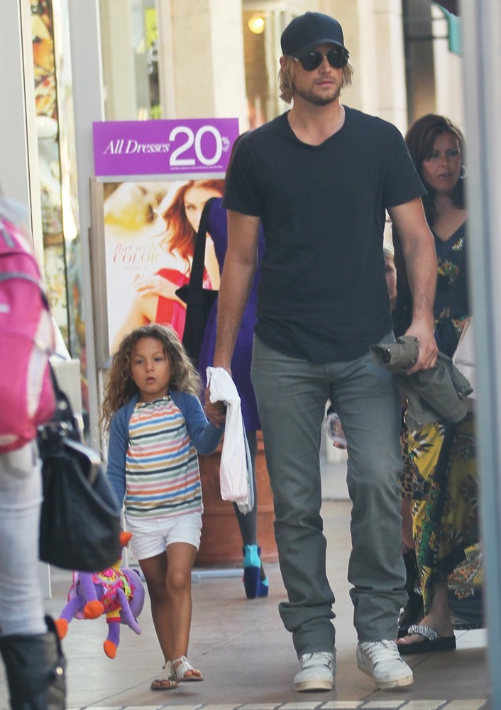 gabriel aubry Picture 14 Gabriel Aubry Takes His Daughter to School