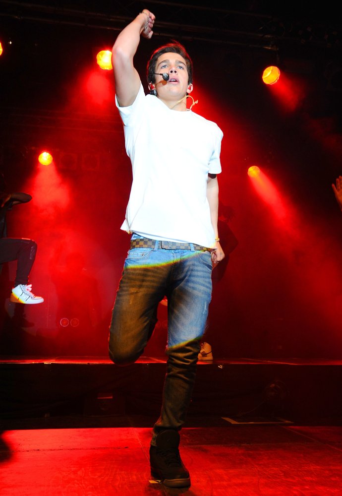 Austin Mahone;<br>Austin Mahone Performing Live