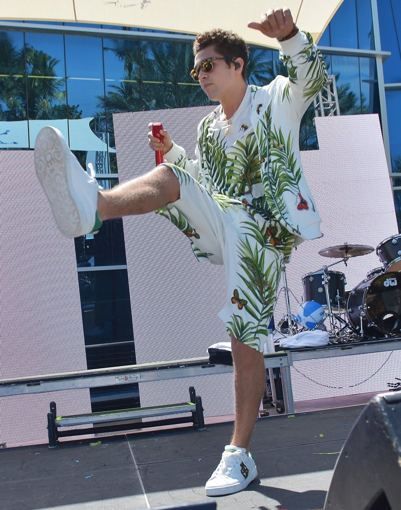 Y100 Mack-A-Poolooza Summer Pool Party