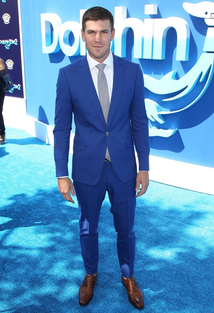The World Premiere of Warner Bros. Pictures' and Alcon Entertainment's Dolphin Tale 2 - Arrivals