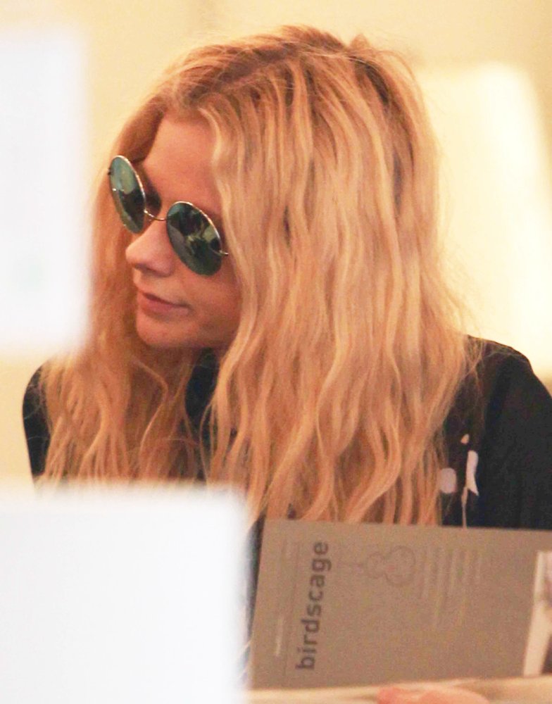 Avril Lavigne and Ryan Cabrera Shopping Together