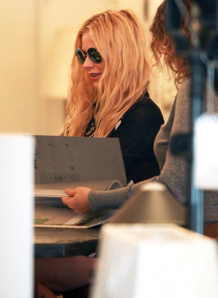 Avril Lavigne and Ryan Cabrera Shopping Together