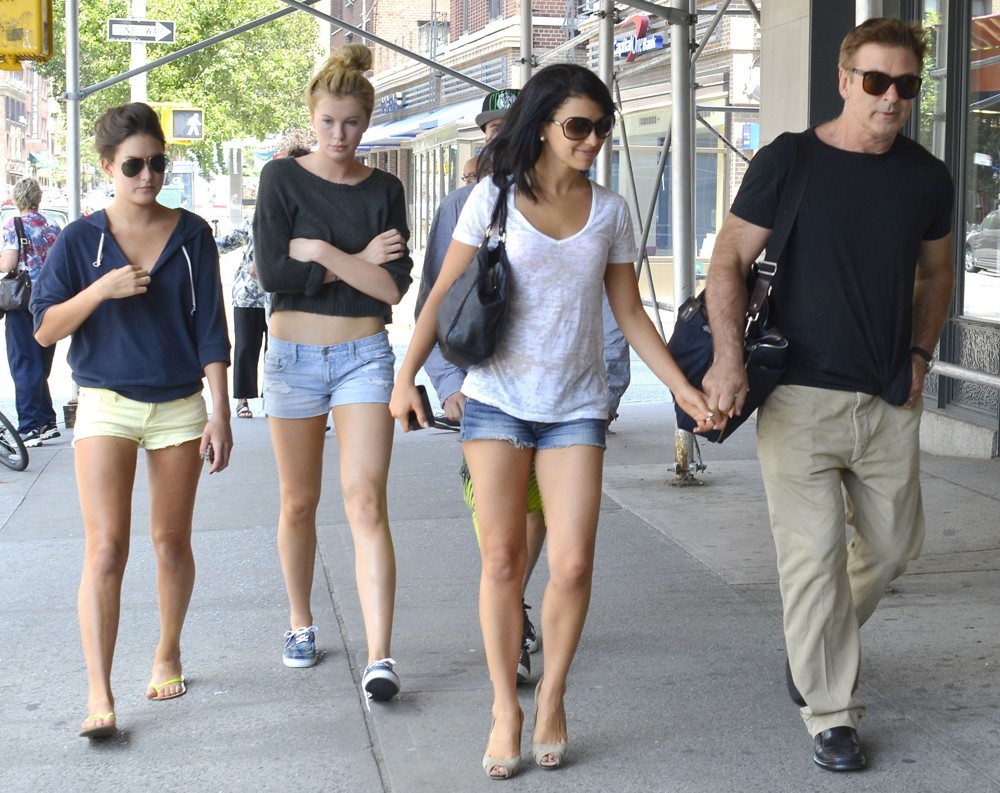 Ireland Baldwin;Hilaria Thomas;Alec Baldwin;<br>Alec Baldwin and His Family Take A Stroll in Downtown Manhattan on The Day After His Wedding