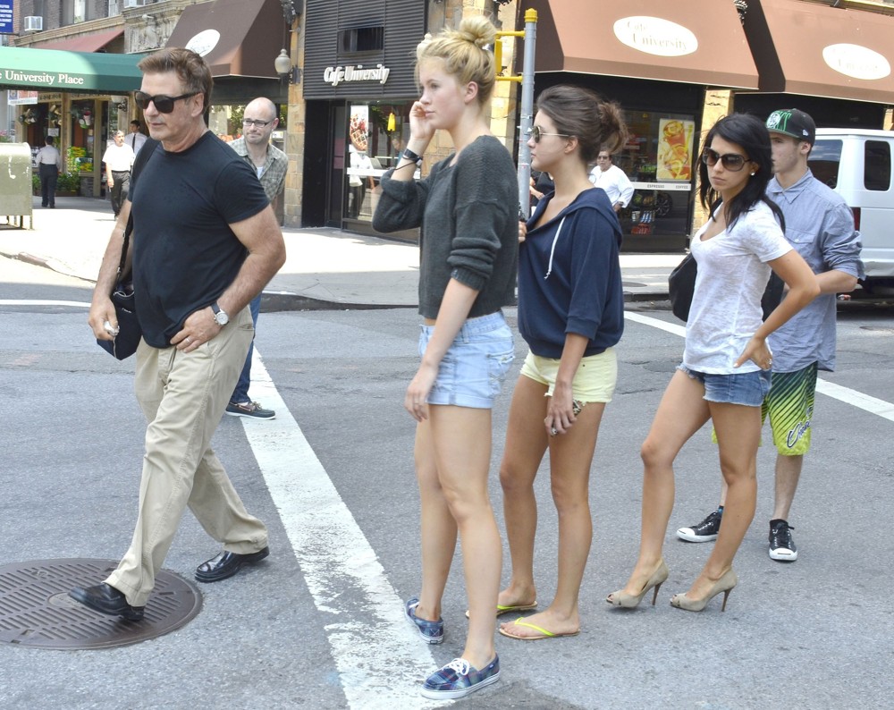 Alec Baldwin;Ireland Baldwin;Hilaria Thomas;<br>Alec Baldwin and His Family Take A Stroll in Downtown Manhattan on The Day After His Wedding