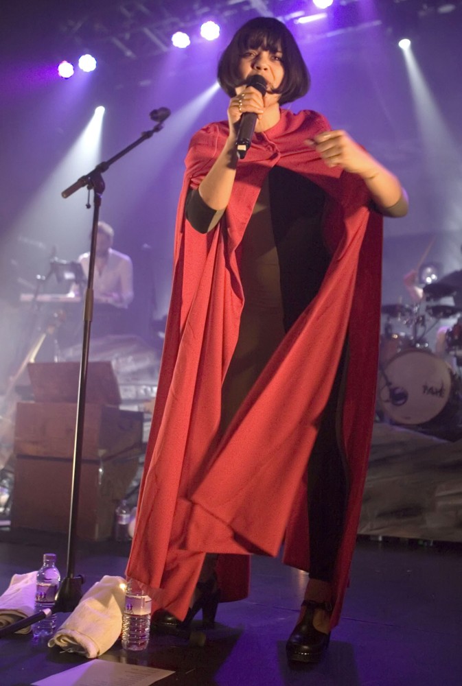 Bat for Lashes;<br>Bat for Lashes Performs Live