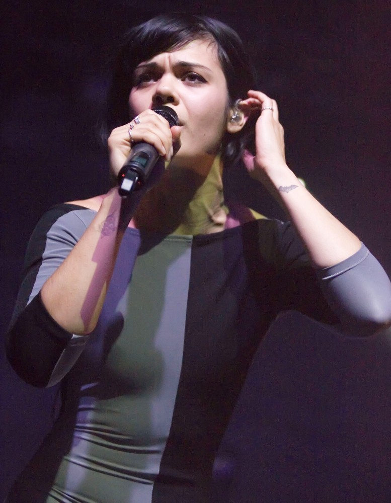 Bat for Lashes Picture 25 Bat for Lashes Performs Live