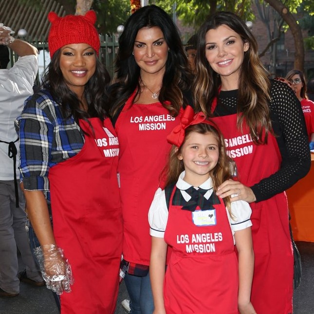 Garcelle Beauvais;Jennifer Jimenez;Estela Ines Monteverde;Ali Landry;<br>2016 Los Angeles Mission Thanksgiving Meal for The Homeless
