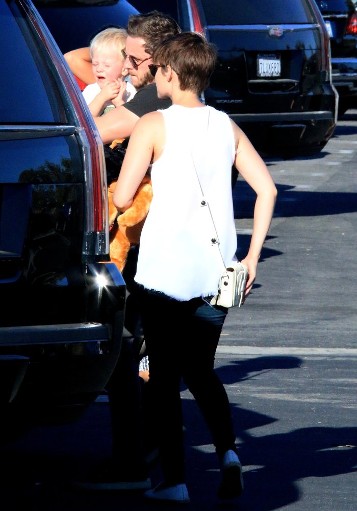 Jamie Bell;Kate Mara;<br>Jamie Bell Chili Cook-Off with His Son and Kate Mara