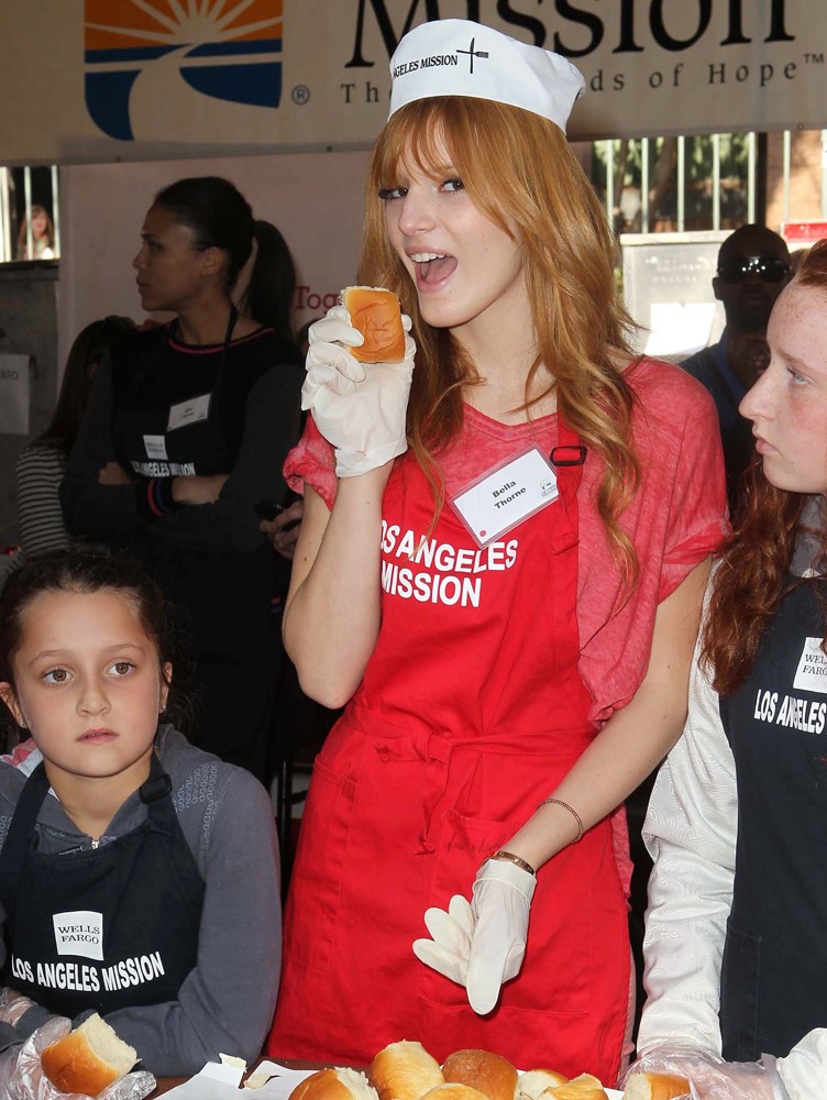 Bella Thorne;<br>The Los Angeles Mission's Thanksgiving for Skid Row Homeless