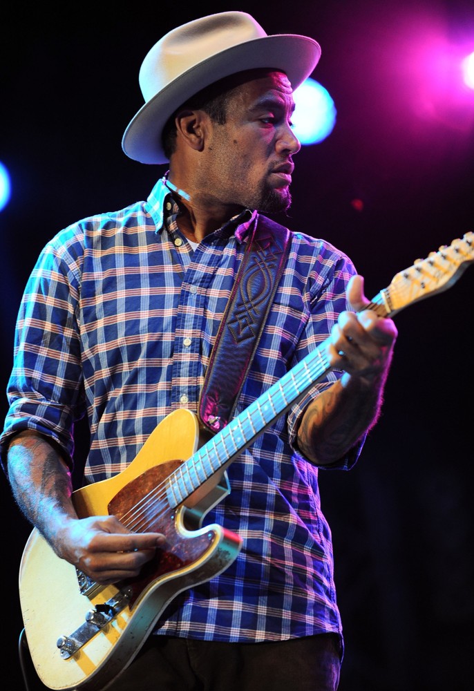 Ben Harper;<br>Ben Harper Performing at 10 Giorni Suonati Festival