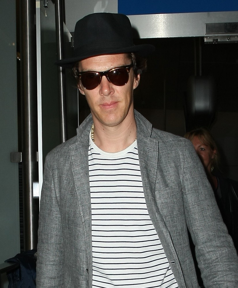 Benedict Cumberbatch Arrives at Los Angeles International Airport