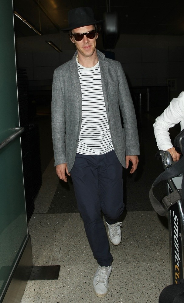 Benedict Cumberbatch Arrives at Los Angeles International Airport