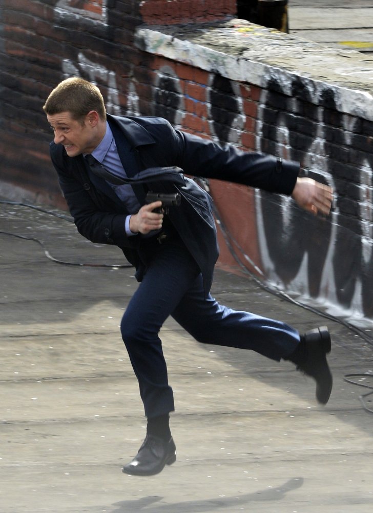 Benjamin McKenzie;<br>Benjamin McKenzie on The Set of Gotham Shooting on Location