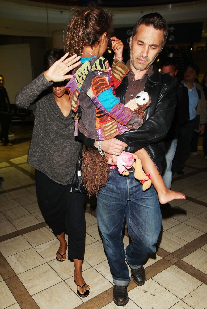 Halle Berry Arrives at LAX Airport with Olivier Martinez and Nahla Aubry
