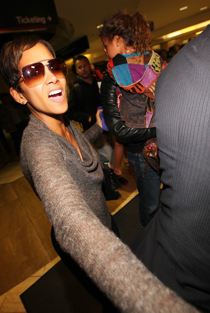 Halle Berry;Olivier Martinez;Nahla Ariela Aubry;<br>Halle Berry Arrives at LAX Airport with Olivier Martinez and Nahla Aubry