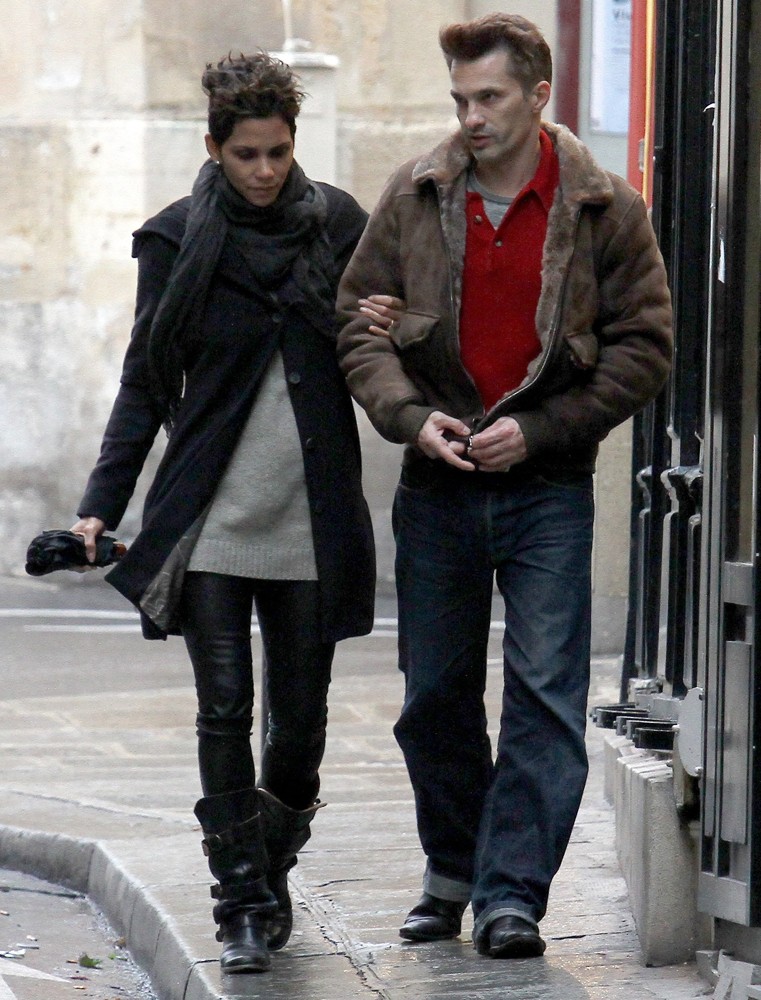 Halle Berry and Olivier Martinez Out for A Walk