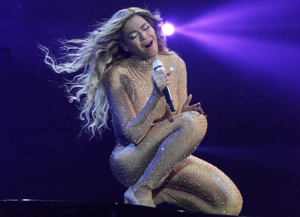 Beyonce Mrs Carter World Tour Dvd Beyonce Mrs Carter World Tour Dvd
