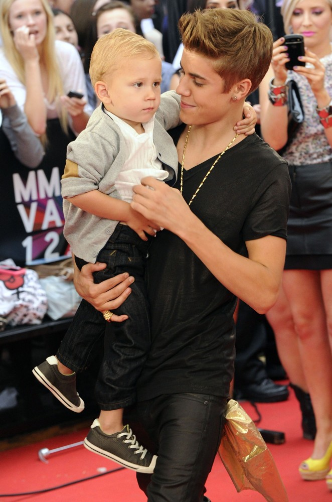 Jaxon Bieber;Justin Bieber;<br>2012 MuchMusic Video Awards - Arrivals