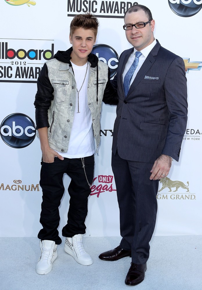 Justin Bieber;Bill Werde<br>2012 Billboard Music Awards - Arrivals