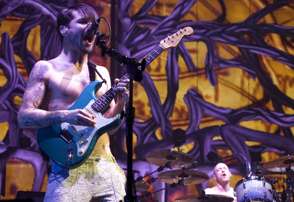 Simon Neil;Ben Johnston;Biffy Clyro;<br>Biffy Clyro Playing A Headline Gig