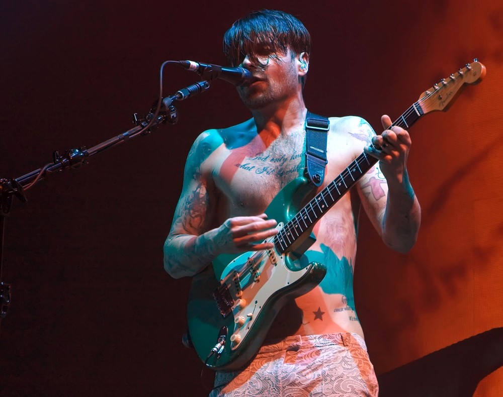 Simon Neil;Biffy Clyro;<br>Biffy Clyro Playing A Headline Gig