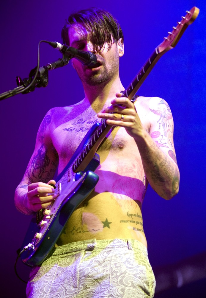 Simon Neil;Biffy Clyro;<br>Biffy Clyro Playing A Headline Gig