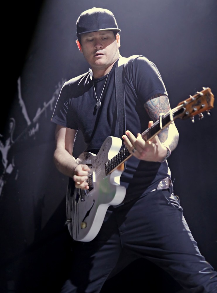 Tom DeLonge;Blink-182;<br>Blink-182 Performing Live