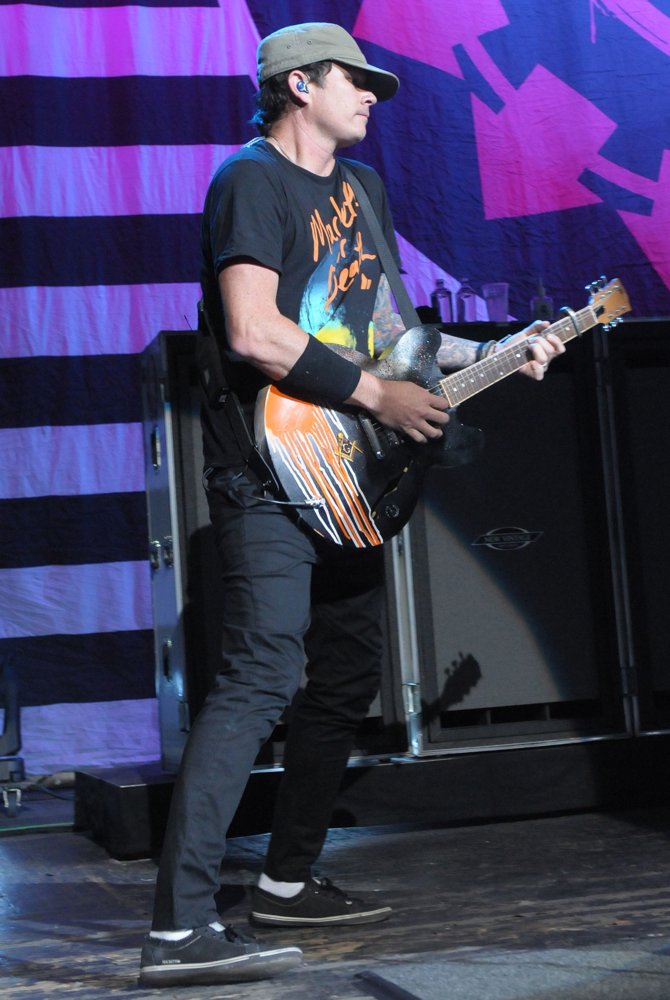 Tom DeLonge Picture 19 - Blink-182 Performing Live on Stage