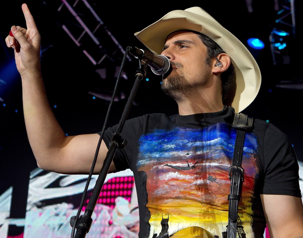 Brad Paisley Performing