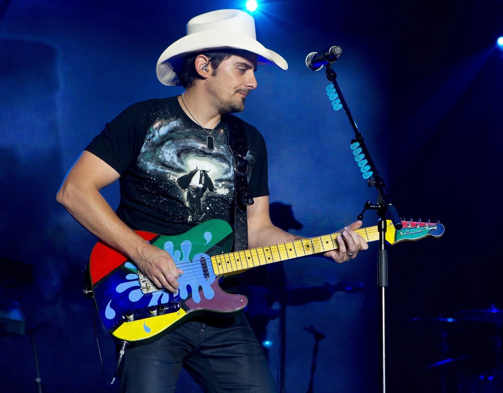 Brad Paisley;<br>Brad Paisley Performs Live