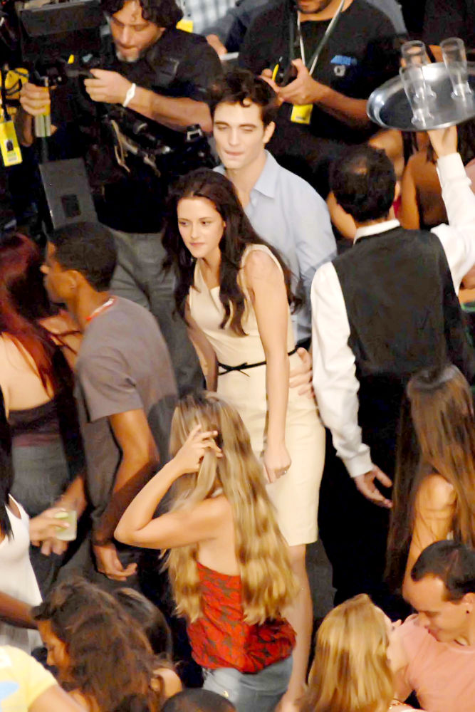 Set Pics and Video of 'Breaking Dawn' Filming of Bella and Edward's