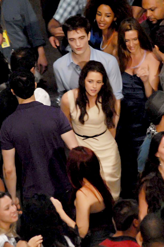 Edward and Bella's Wedding Night Teased in New 'Breaking