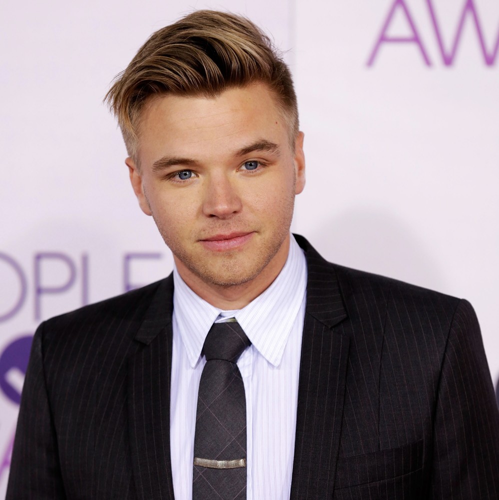 Brett Davern;<br>People's Choice Awards 2013 - Red Carpet Arrivals