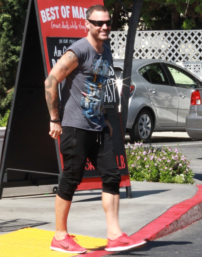 Brian Austin Green Shopping for Groceries